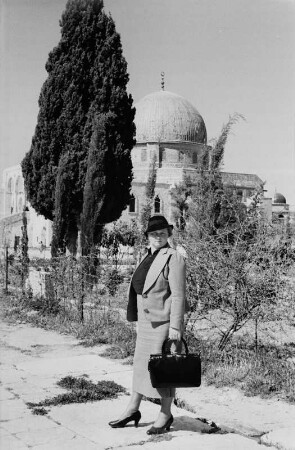 Reisefotos Orient. Jerusalem. Tempelberg. Felsendom (685/715). Ansicht mit Touristin