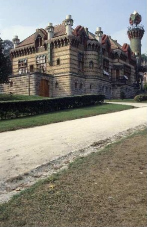 Villa Quijano / El Capricho