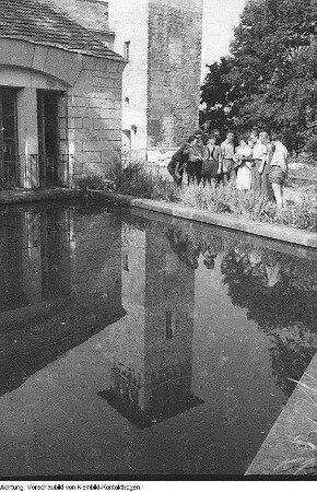 Sächsische Schweiz, Hohnstein mit R. König, Blick auf den Falkenstein, Bloßstock, 1956 & Sächsische Schweiz, Sprung von Heinz Böttger am Hohen Porstein, 1955 & Sächsische Schweiz, Riesengrundschanze, Sommerskispringen auf Sprungmatten
