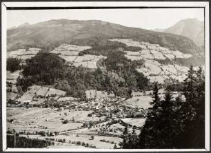 Österreich, Schladming. Blick auf den Ort von der Ramsau