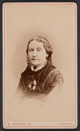 Porträt von Agnes Roscher : Porträt von Agnes Roscher. Visitfoto