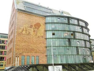 Rostock: Business-Center im Stadthafen (Silohalbinsel)