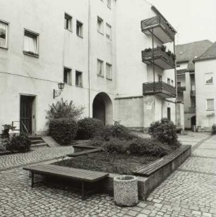 Hof mit Marktweiberbrunnen