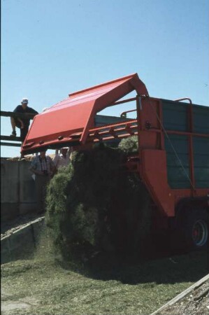 Fotografie: Transportgerät, Be- und Entladen, Flachsilo