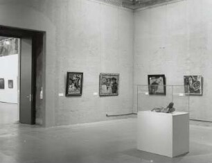 Liegendes Mädchen : Raumaufnahme mit Werken von Erich Heckel "Atelierszene", Karl Schmidt-Rottluff "Der Besuch" und Max Pechstein "Liegendes Mädchen" in den Abteilungen "Modelle" und "Atelier". Ausstellung: Dresden. Residenzschloss, Galerie Neue Meister; Die Brücke in Dresden 1905-1911, 20.10.2001-06.01.2002