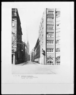 Wohn- und Geschäftshaus Straße