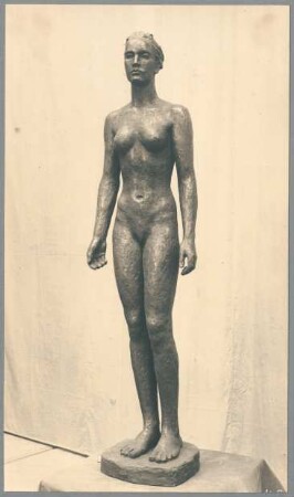 Stehende Frau, 1930, Bronze