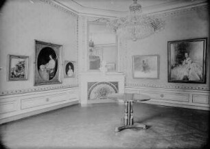 Schloss Pillnitz, Bergpalais, Kaiserzimmer : Rayski-Saal (Kaiserzimmer). Interimsquartier der Dresdner Gemäldegalerie in Schloss Pillnitz