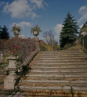 Lichtenwalde. Schloßpark (1730/1737), Südabgang zur großen Allee, östlicher Treppenlauf