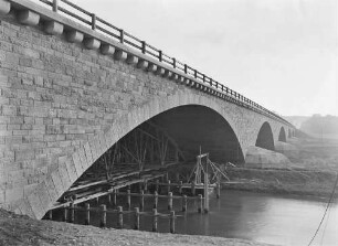 Neckarbrücke Beihingen, km 560,840 - 560,532