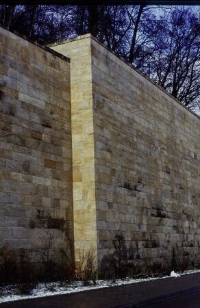 Stützwand, in Coburg