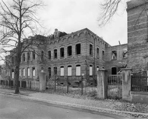 Wurzen. Fabrik und Villa, Dehnitzer Weg 4a. Hauptgebäude der Fabrik, Straßenansicht