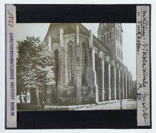 Anklam, Nikolaikirche : Außenansicht von NO