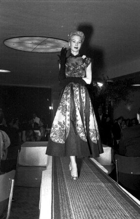 Modenschau der Haute Couture im Hotel Turenne