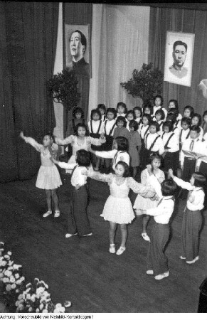 Dresden? Solidaritätsveranstaltung deutscher und koreanischer Kinder, 1954
