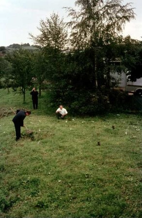 Ausgraben des Kirmesknochens