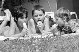 Eis essen.