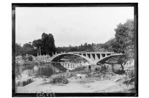 Zweibogige Brücke : Südthailand. Zweibogige Betonbrücke im Bau, 1912/1913