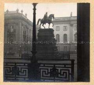 Berlin, Unter den Linden, Denkmal Friedrich II.