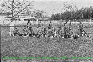Hundeprüfung auf dem Gelände des Kernforschungszentrums Karlsruhe (KfK)