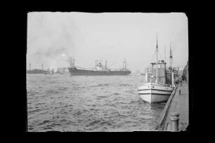 E. Russ (1950), Russ, Ernst.- Schiffahrt- u. Assekuranz-Ges. E. Russ & Co., Hamburg