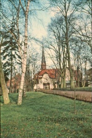 Kurpark mit Blick auf die Peter-Paul-Kirche