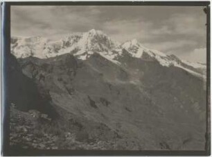 Blick vom Tipuani-Pass auf Illampú