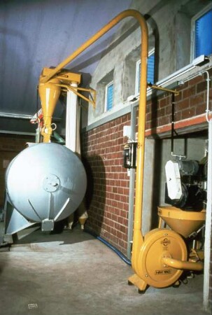 Fotografie: Nacherntetechnik, Lagertechnik, Mahltechnik