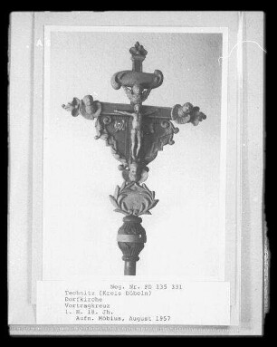 Döbeln-Technitz, Dorfkirche, Innenaufnahme, Vortragekreuz