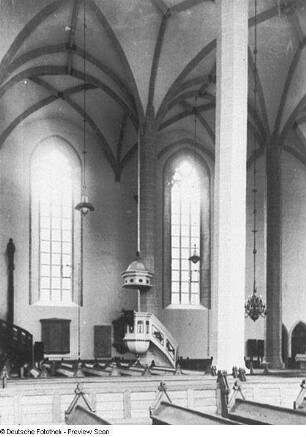 Bautzen. Dom St. Petri (1213/1221). Blick vom südlichen Schiff nach Norden zur Kanzel
