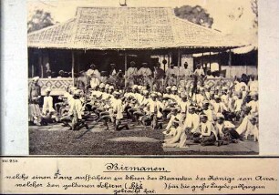 Festlichkeiten anläßlich der Spende eines neuen Schirmes (Hti) für die Schwedagon Pagode in Rangun durch den König von Birma.