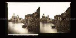 Blick über den Kanal Grande zur Kirche Santa Maria della Salute, Venedig