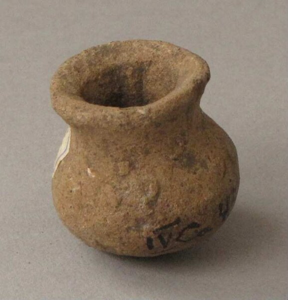 Clay vessel (miniature)