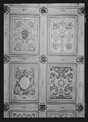 Raumaufnahme Gewehrgalerie. Deckengestaltung