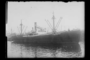 Anita L. M. Russ (1926), E. Russ, Hamburg