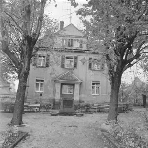 Coswig. Neucoswiger Rathaus, Geschwister-Scholl-Platz 1. Außenansicht