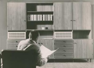 Schrankwand der Möbelfabrik Erwin Behr