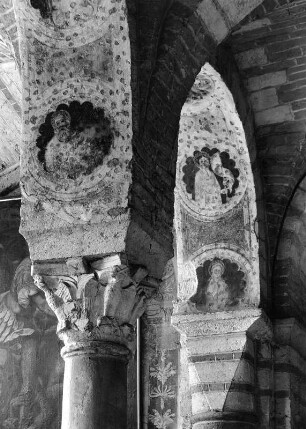 Verona. Kirche San Lorenzo (1001/1300). Inneres. Kapitell