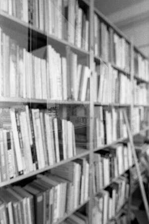 Bibliothek der Sammlung Egidio Marzona vor dem Umzug ins Archiv der Avantgarden, Staatliche Kunstsammlungen Dresden