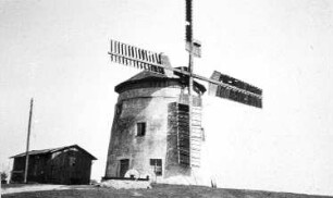 Vierkirchen-Arnsdorf. Holländerwindmühle
