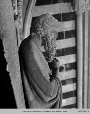 Figuren der Caritas (?) und Stadtpatrone von Siena am Kuppelumgang