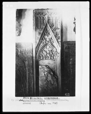 Fragmente eines gotischen Bauwerkes