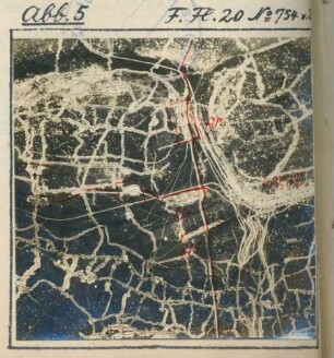 Foto eines Kabelgrabens mit seinen Verzweigungen (Luftbild)