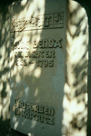 Grabmal für Komponisten Georg Benda (1722-95)
