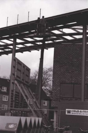 Mommsenstraße 14 (Gebäude F): Fertigstellung des Flachdaches