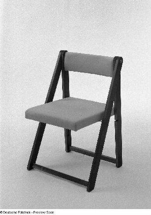 Klappstuhl mit gepolsterter Sitzfläche und Rückenlehne