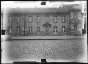 Potsdam, Hegelallee 33. Wohnhaus (2. H. 18. Jh.). Straßenfront (Teilansicht)
