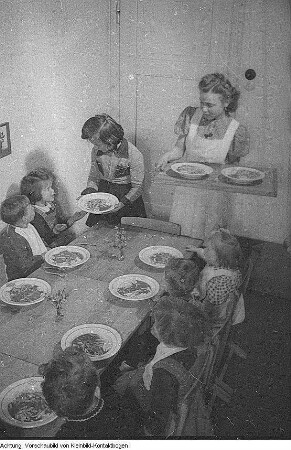 Kinderwochenheim der Handelsorganisation (HO), April 1951