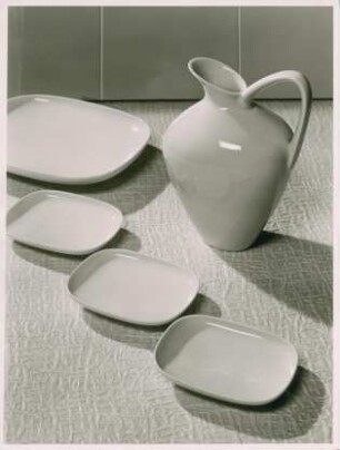 Krug mit Konfektservice, VASE