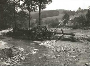 Unwetterkatastrophe im Osterzgebirge am 8. Juli 1927. Zerstörte Talwiesen am Hammergut Oelsengrund ("Ebertmühle", im Besitz des Landesvereins Sächsischer Heimatschutz)